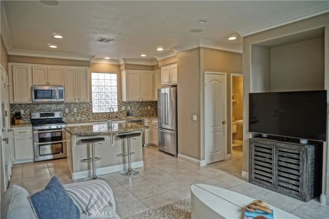 8 Stone Turret Court, Ladera Ranch, CA 92694