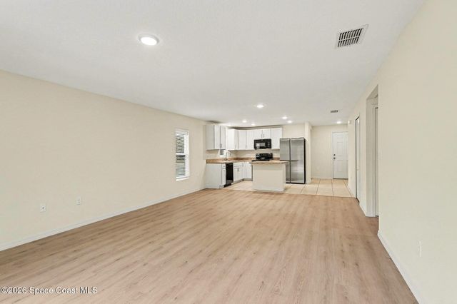 870 Havelock Avenue SW, Palm Bay, FL 32908