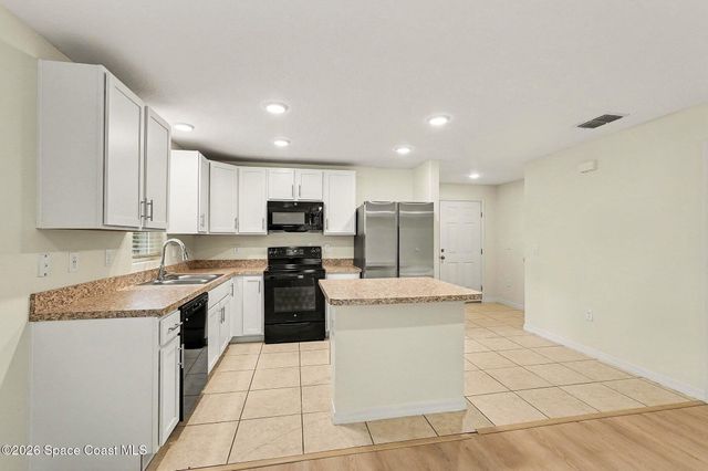 870 Havelock Avenue SW, Palm Bay, FL 32908