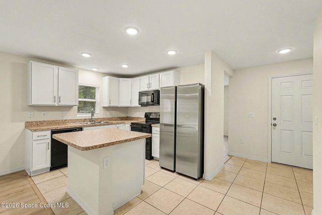 870 Havelock Avenue SW, Palm Bay, FL 32908