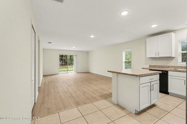 870 Havelock Avenue SW, Palm Bay, FL 32908