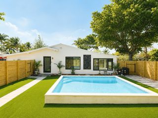 1724 NE 17th Street, Fort Lauderdale, FL 33305