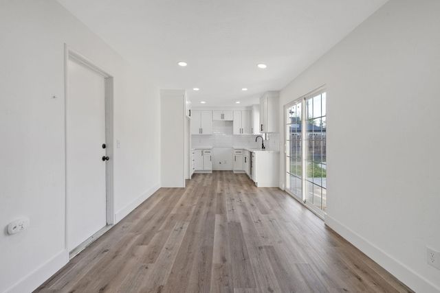 444 E Citrus Drive, Farmersville, CA 93223