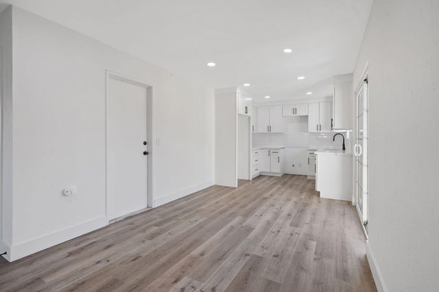 444 E Citrus Drive, Farmersville, CA 93223