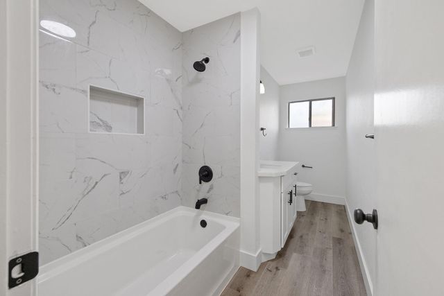 444 E Citrus Drive, Farmersville, CA 93223