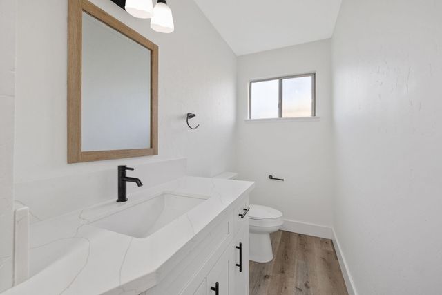 444 E Citrus Drive, Farmersville, CA 93223