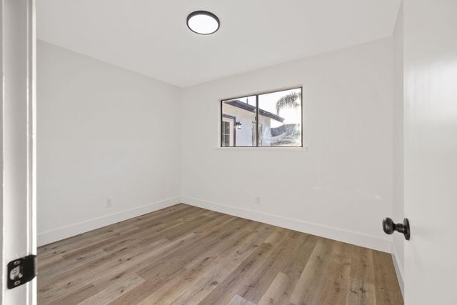 444 E Citrus Drive, Farmersville, CA 93223