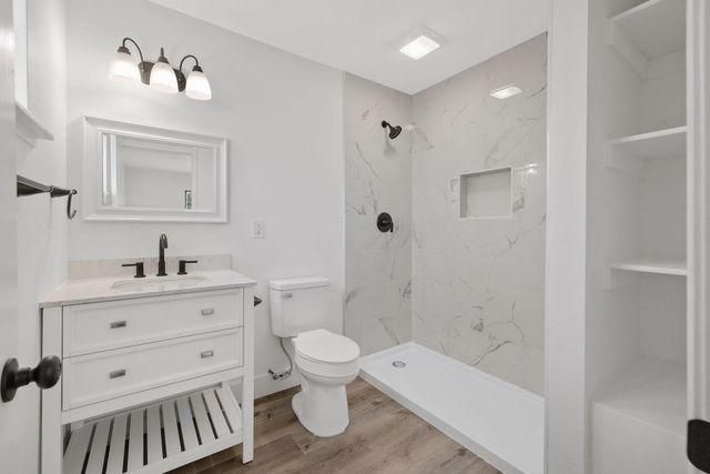 444 E Citrus Drive, Farmersville, CA 93223