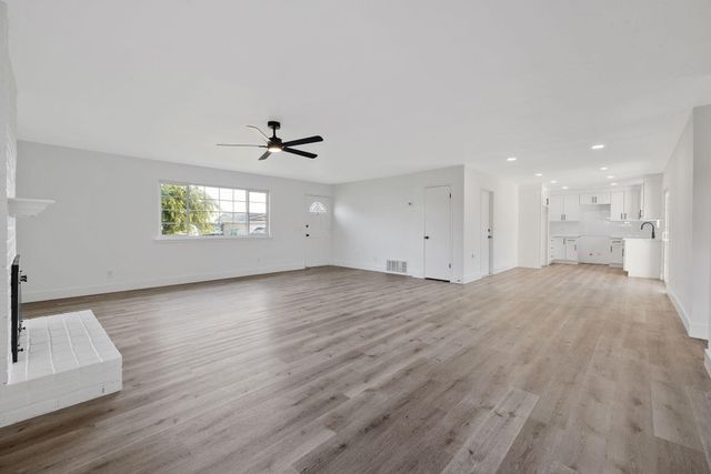 444 E Citrus Drive, Farmersville, CA 93223