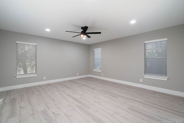 8619 Oak Ledge, San Antonio, TX 78217