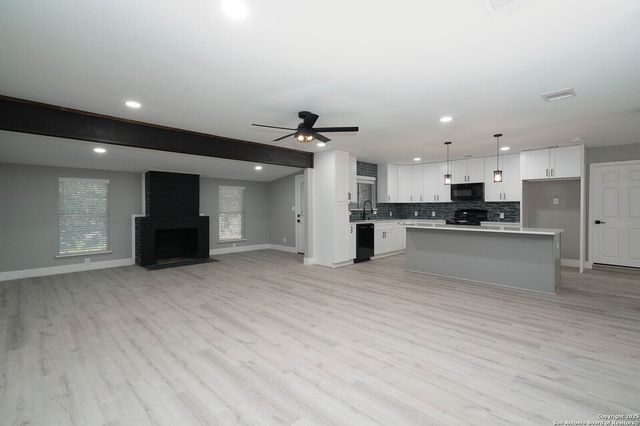8619 Oak Ledge, San Antonio, TX 78217
