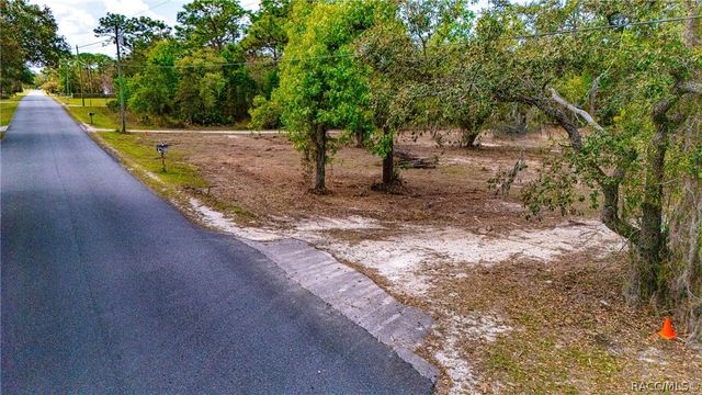 4544 S Slash Pine Avenue, Homosassa, FL 34446