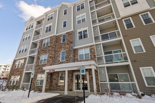 280 Martins Landing 312, North Reading, MA 01864