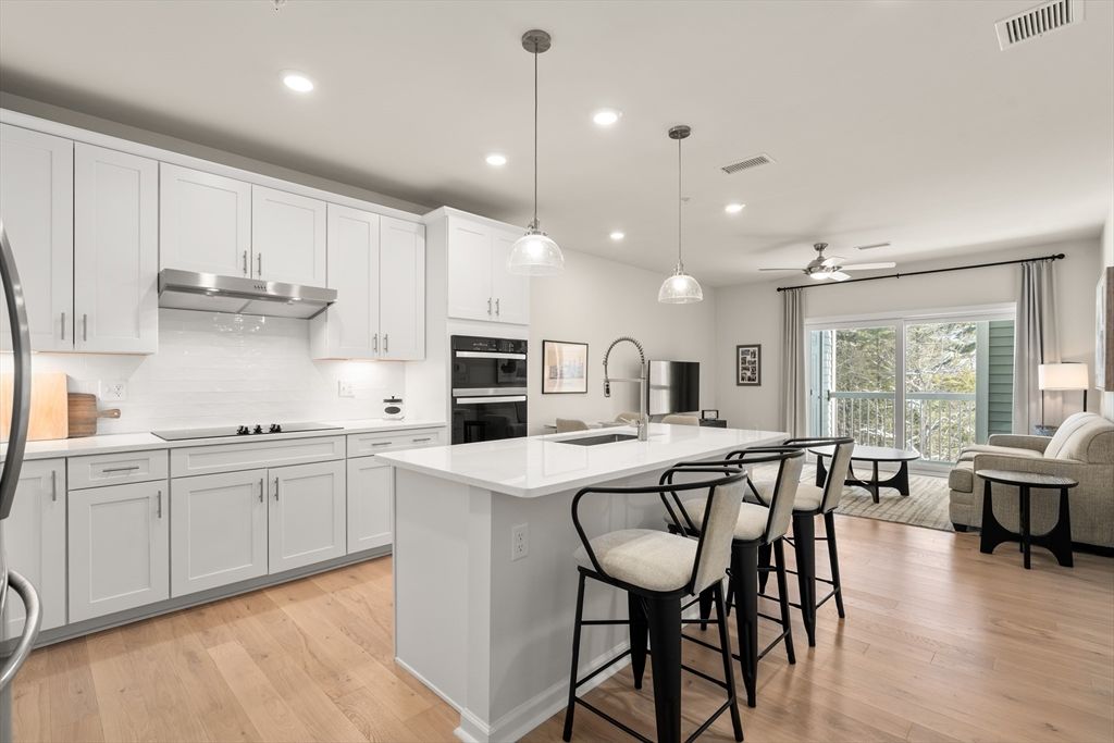 280 Martins Landing 312, North Reading, MA 01864