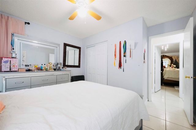 4921 NW 83rd Ave, Lauderhill, FL 33351