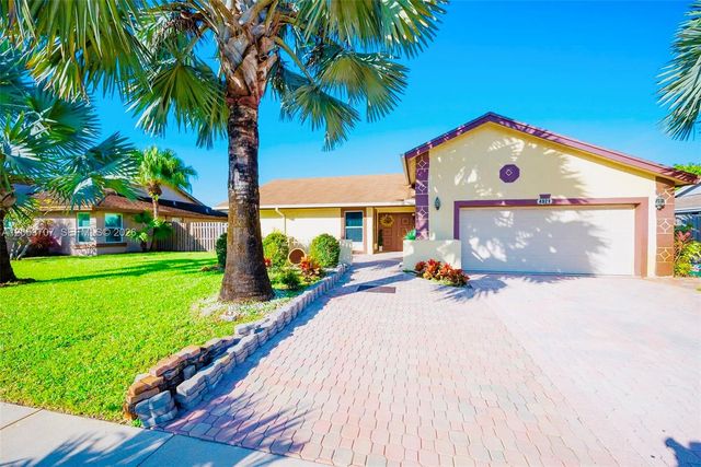 4921 NW 83rd Ave, Lauderhill, FL 33351
