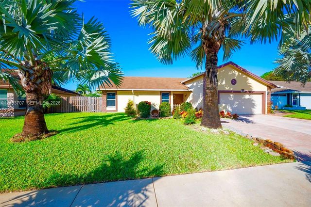 4921 NW 83rd Ave, Lauderhill, FL 33351