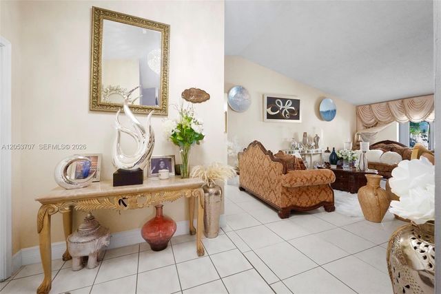 4921 NW 83rd Ave, Lauderhill, FL 33351