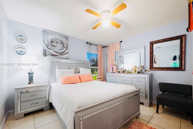 4921 NW 83rd Ave, Lauderhill, FL 33351