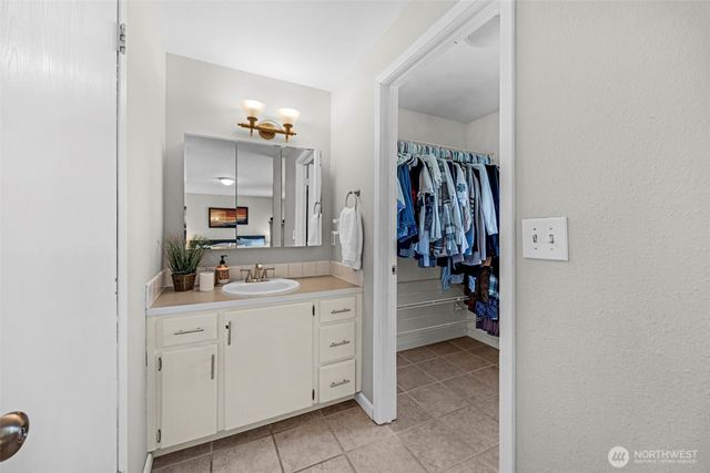 13816 Silver Firs Dr Drive, Everett, WA 98208