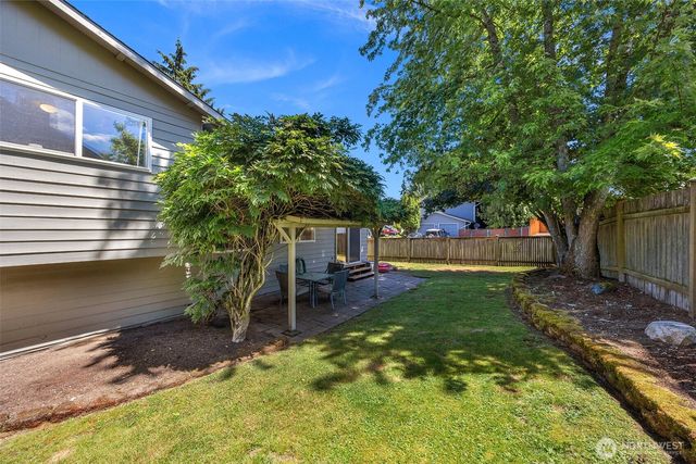 13816 Silver Firs Dr Drive, Everett, WA 98208