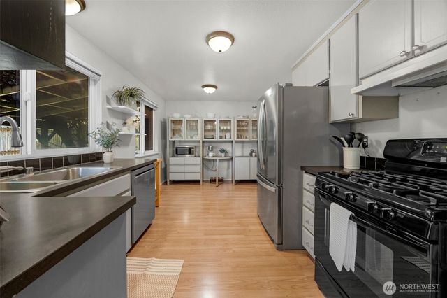 13816 Silver Firs Dr Drive, Everett, WA 98208