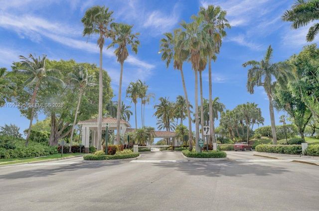 10750 NW 66th St 203, Doral, FL 33178