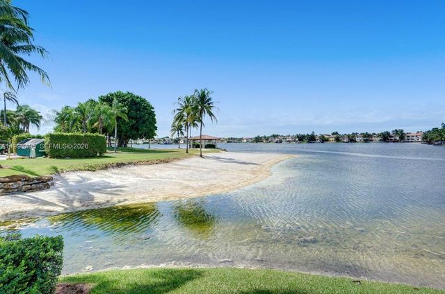 10750 NW 66th St 203, Doral, FL 33178