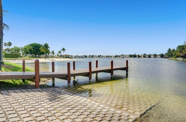 10750 NW 66th St 203, Doral, FL 33178