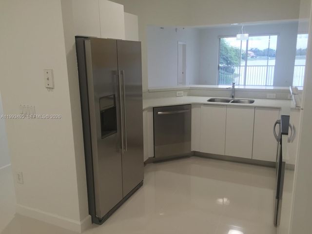 10750 NW 66th St 203, Doral, FL 33178