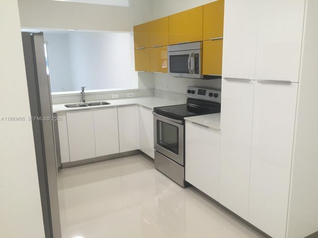 10750 NW 66th St 203, Doral, FL 33178