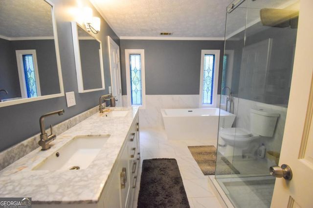5245 Bowers Brook Drive SW, Lilburn, GA 30047