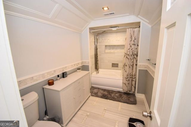5245 Bowers Brook Drive SW, Lilburn, GA 30047