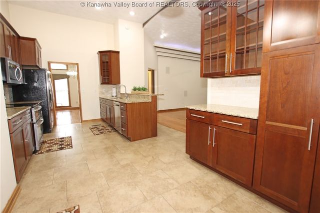 521 Weimer Street, St Albans, WV 25177