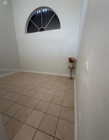 8277 NW 194th Ter 2, Hialeah, FL 33015