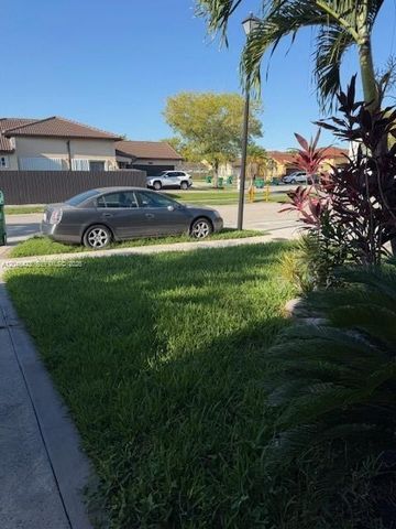8277 NW 194th Ter 2, Hialeah, FL 33015