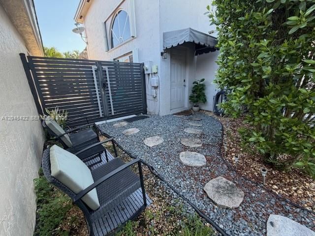 8277 NW 194th Ter 2, Hialeah, FL 33015