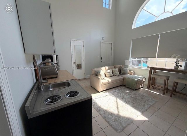 8277 NW 194th Ter 2, Hialeah, FL 33015
