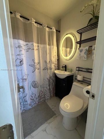 8277 NW 194th Ter 2, Hialeah, FL 33015