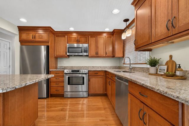 4 Rock Pond Road, Windham, NH 03087