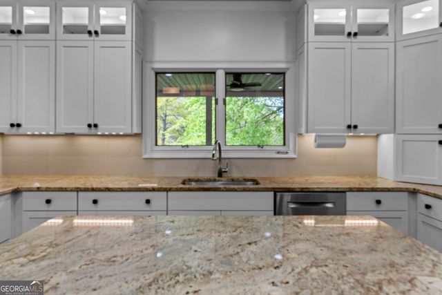 160 Darwish Drive, Mcdonough, GA 30252