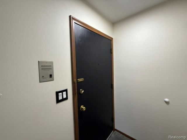 19585 Masonic Boulevard 21, Roseville, MI 48066