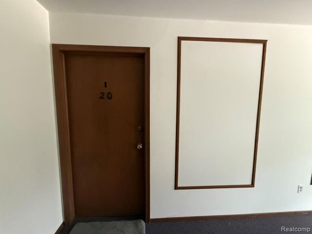 19585 Masonic Boulevard 21, Roseville, MI 48066