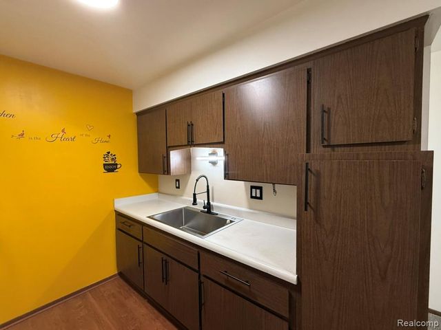 19585 Masonic Boulevard 21, Roseville, MI 48066