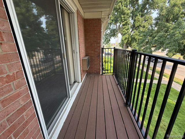 19585 Masonic Boulevard 21, Roseville, MI 48066