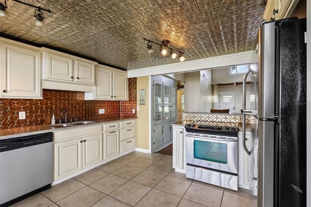 722 LAKE DORA DRIVE, Tavares, FL 32778