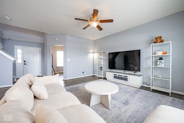 2581 Shadowbrook Trace, Greenwood, IN 46143