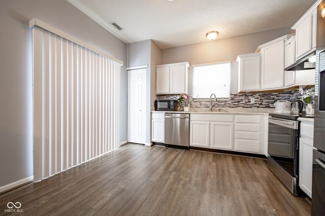 2581 Shadowbrook Trace, Greenwood, IN 46143