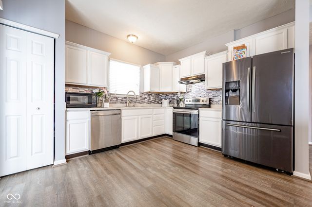 2581 Shadowbrook Trace, Greenwood, IN 46143