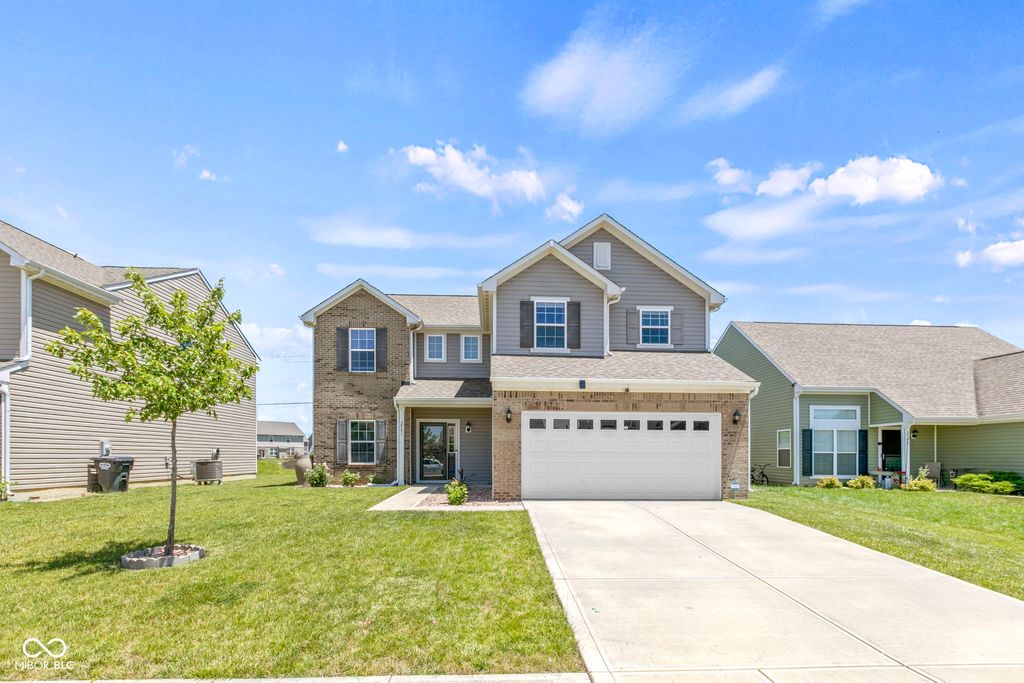2581 Shadowbrook Trace, Greenwood, IN 46143